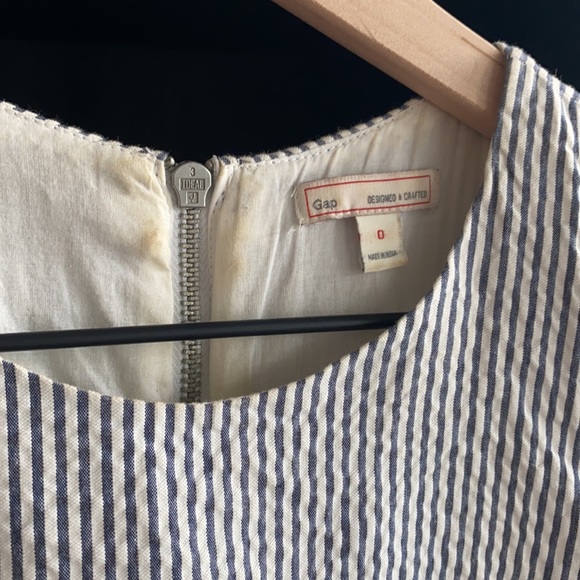 GAP Seersucker Fit and Flare Dress Size 0 - Picture 3 of 7